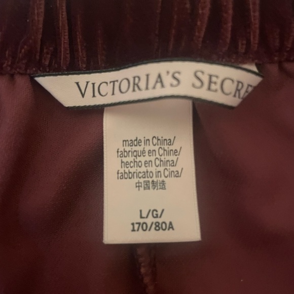 Victoria’s Secret Burgundy Velvet Velour Ruffle Hem Shorts & Cami pl’s Size M - Picture 6 of 13